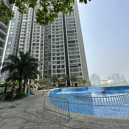 Serviced Apartments Vinhomes Skylake